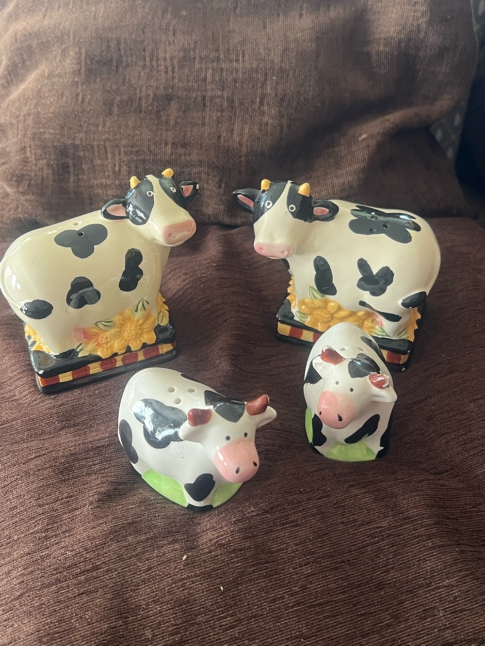 Farmhouse Cow Salt & Pepper shakers 2 pair